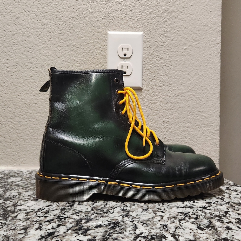 SOLD Dr. Martens | Vintage Green Rub off | UK9